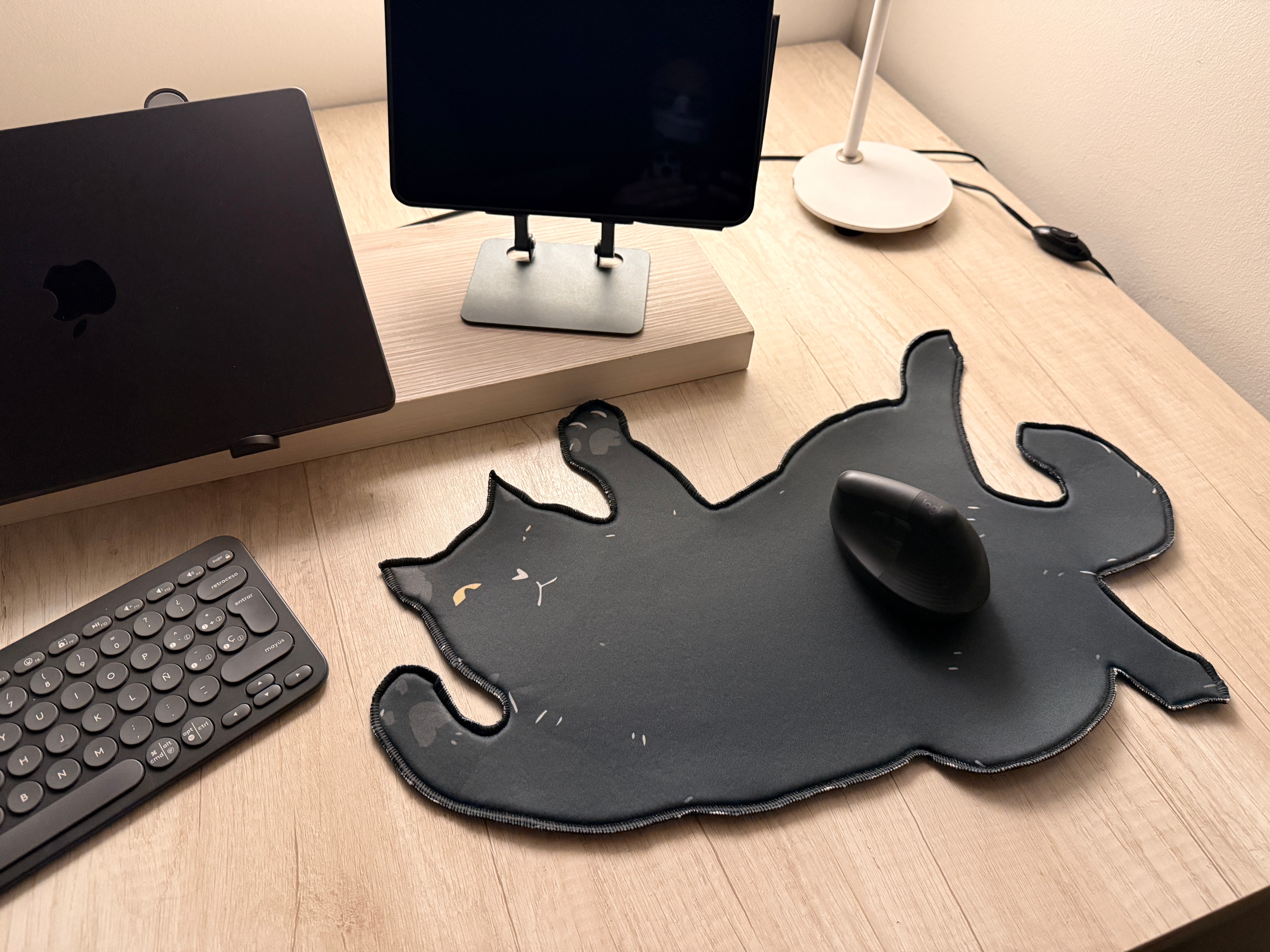 Black Cat 43x43 | MgM FORMS